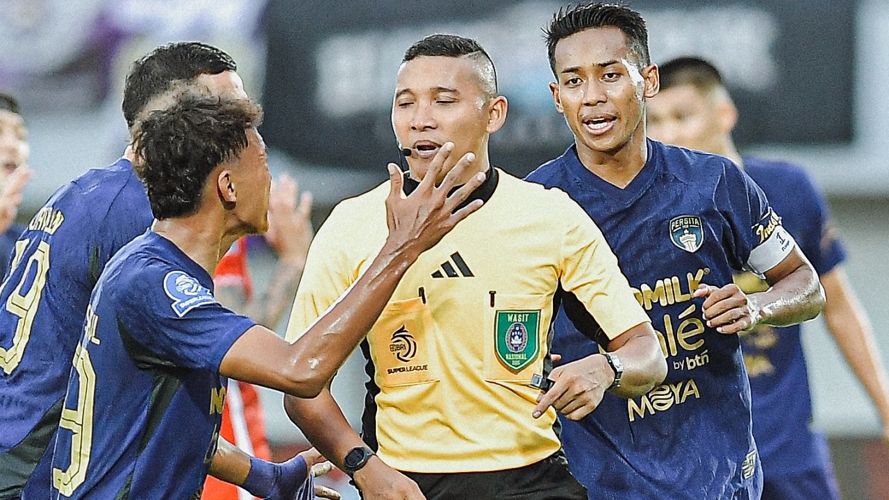 Persita Tangerang Gagal Menang, Carlos Pena Soroti Kinerja Wasit