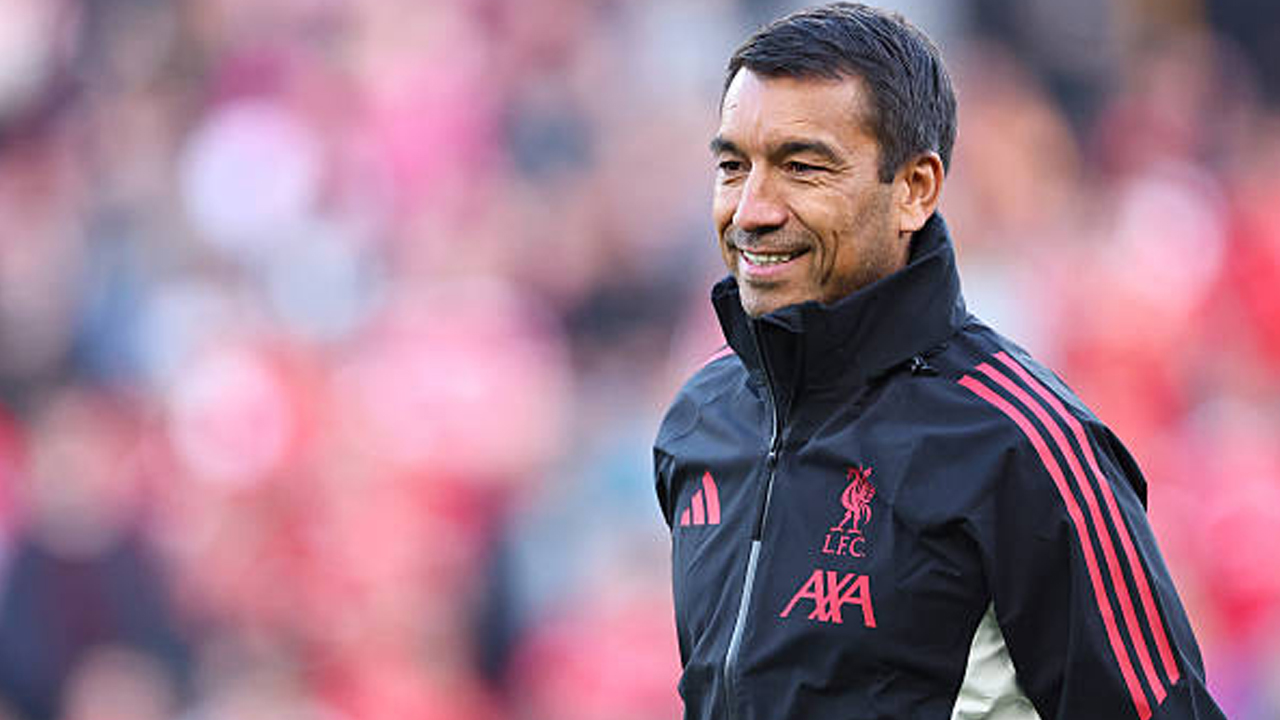 Baru 5 Bulan di Liverpool, Van Bronckhorst Kini Dikaitkan dengan Indonesia
