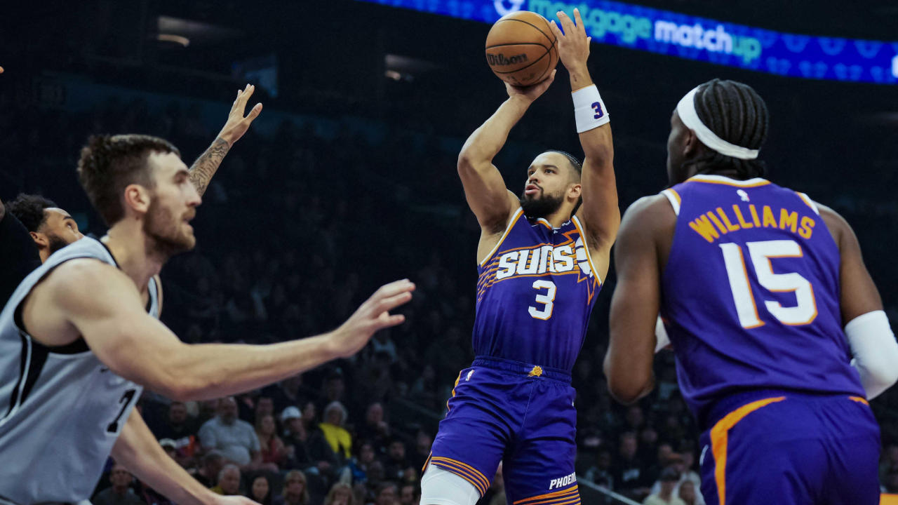 Hasil NBA: Phoenix Suns Tumbangkan San Antonio Spurs 111-102