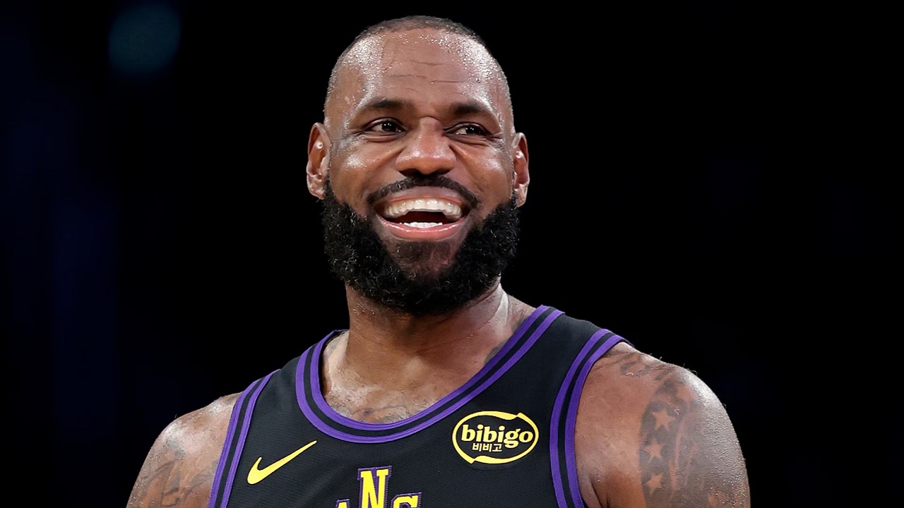 LeBron James tak khawatir soal akurasi tembakan tiga angka Lakers. (Gambar: NBA)