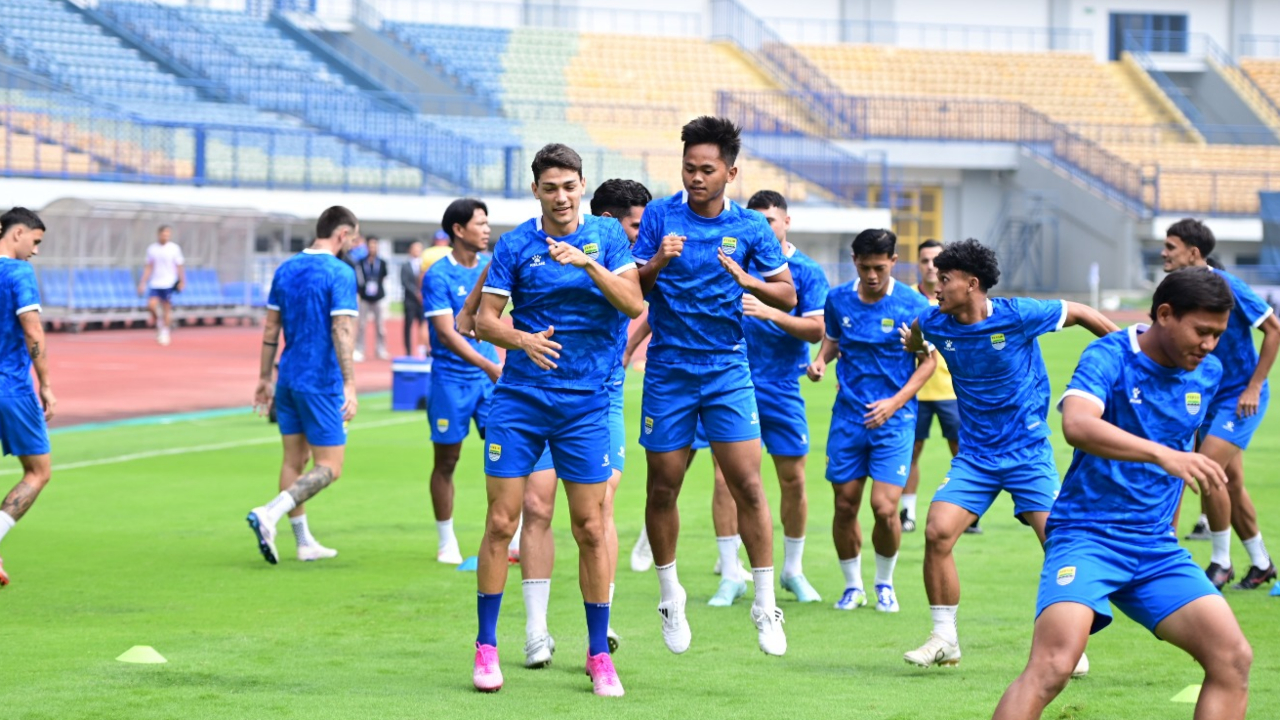 Bek Persib, Federico Barba