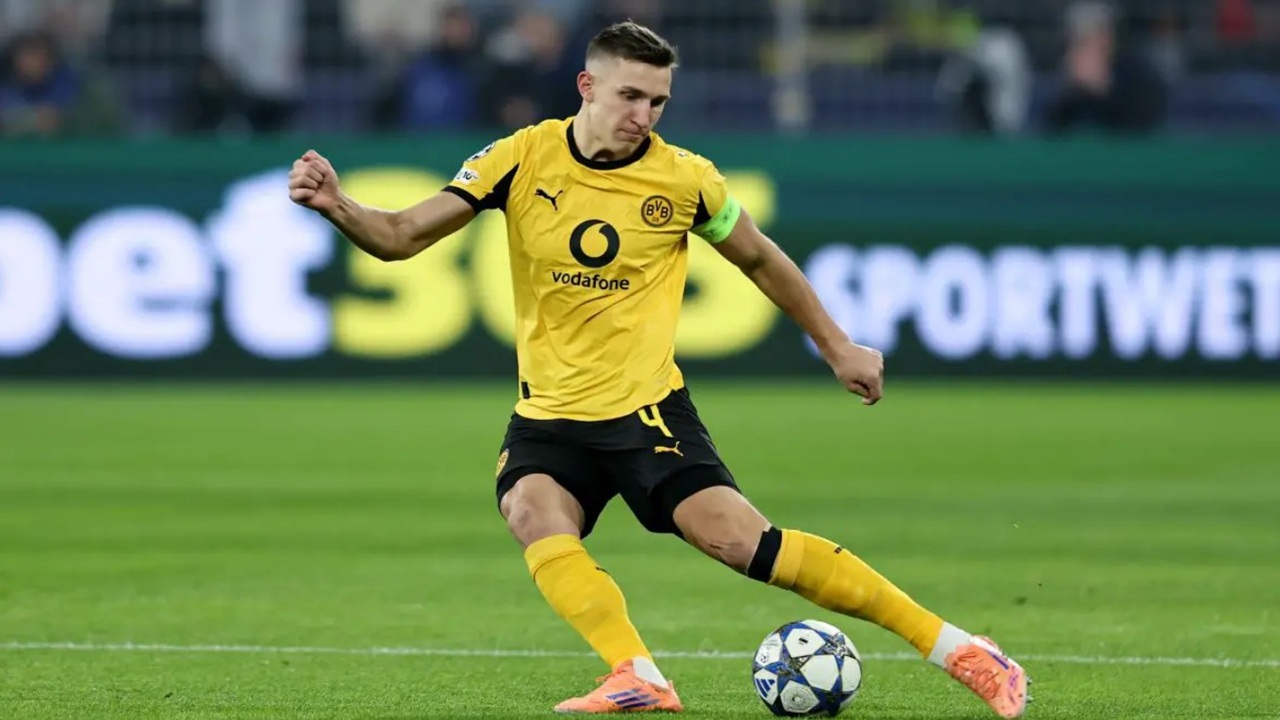 Nico Schlotterbeck (Sumber: Christof Koepsel/Getty Images)