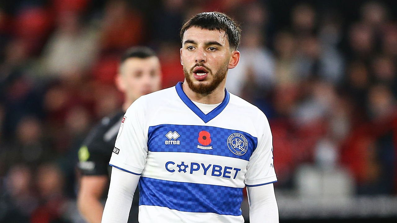 Gelandang QPR, Ilias Chair