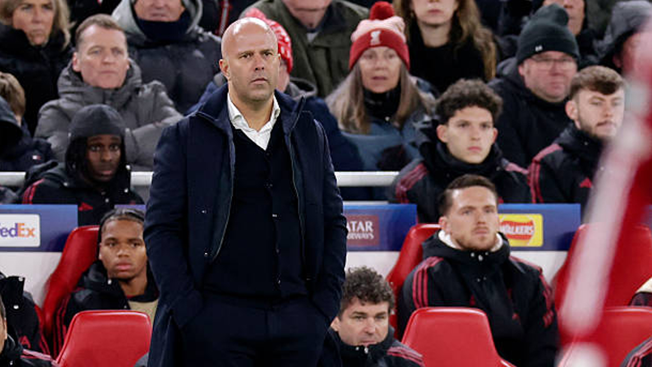 Kena Bantai Lagi, Arne Slot Akui Suasana Hati Liverpool Sedang Suram