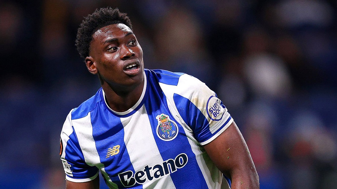 Samu Aghehowa masuk radar Arsenal. (Foto: Diogo Cardoso/Getty Images)