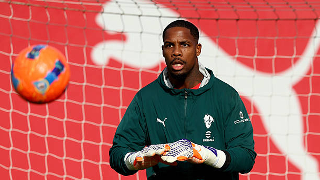 Salah Satu Kiper Terbaik di Dunia, Massimiliano Allegri Puji Mike Maignan