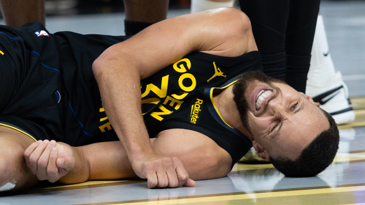 Absennya Stephen Curry terjadi pada masa sulit untuk Warriors yang mencatat rekor 10-10 setelah memulai musim dengan catatan 4-1 yang menjanjikan. (Foto: AP)