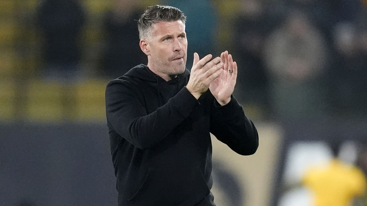 Rob Edwards Pastikan Kesiapan Wolves Hadapi Aston Villa