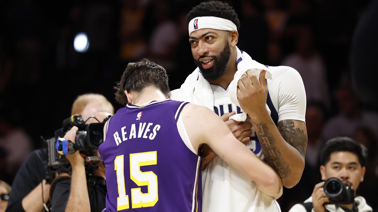 Austin Reaves lempar pujian besar kepada Anthony Davis.
