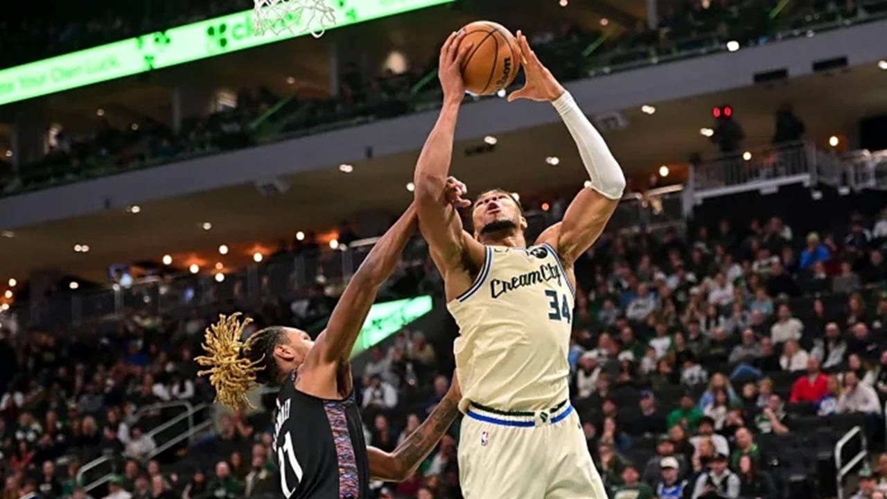 Giannis Antetokounmpo Bangga Bisa Menyamai Prestasi Legenda NBA