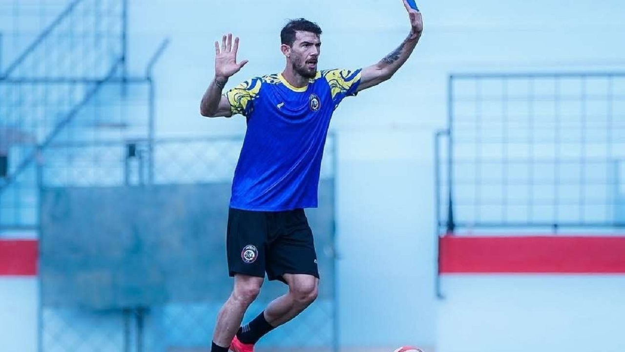 Pemain bertahan Arema FC, Luiz Gustavo