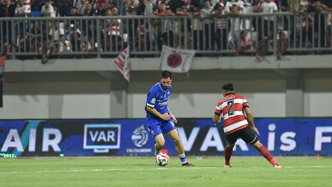 Gelandang Persib, Thom Haye