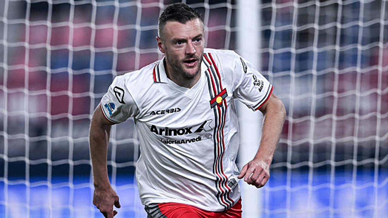 Cetak Dua Gol untuk Cremonese, Jamie Vardy Terbantu Cuaca di Bologna