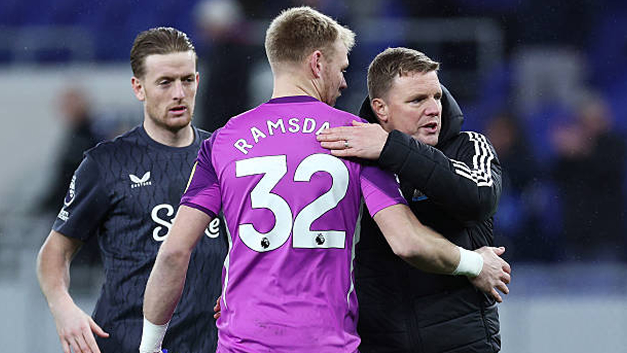Eddie Howe Bahas Situasi Penjaga Gawang Newcastle United