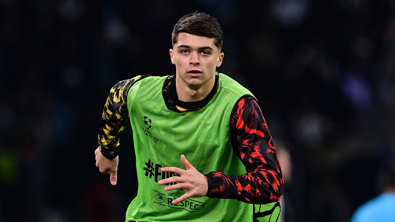 Eddie Howe tidak mau kehilangan Lewis Miley