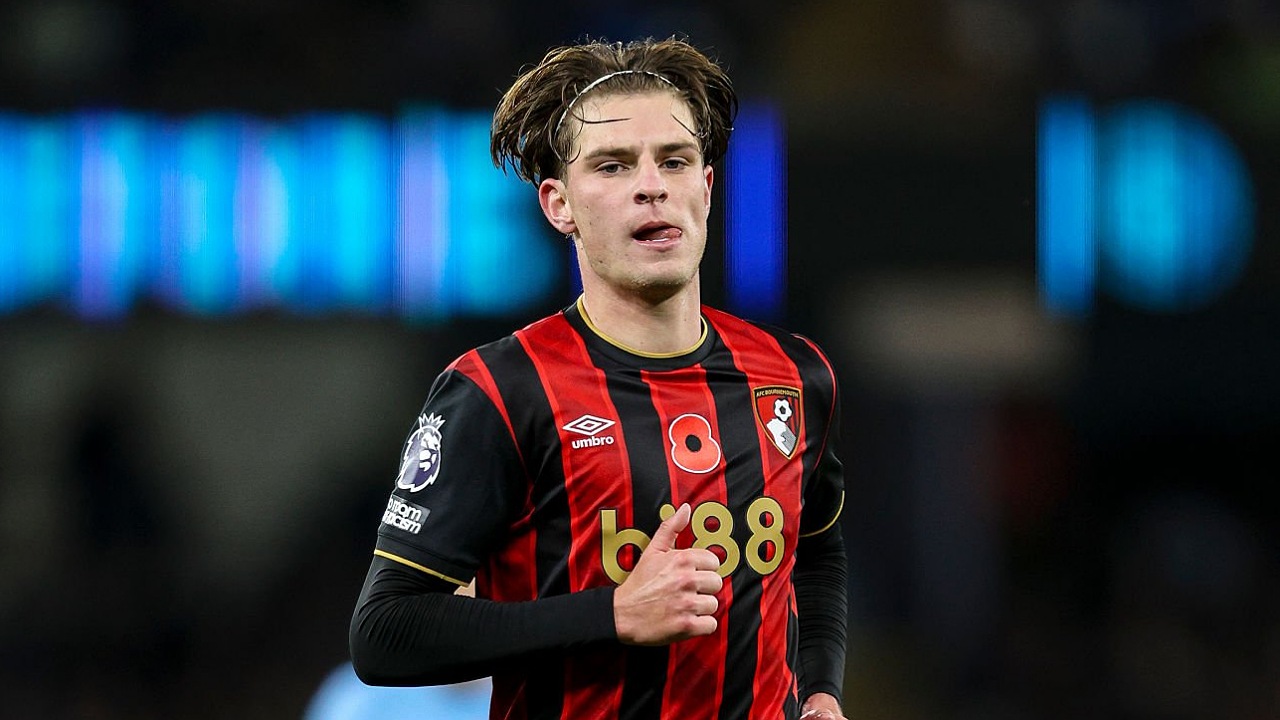 Gelandang Bournemouth, Alex Scott