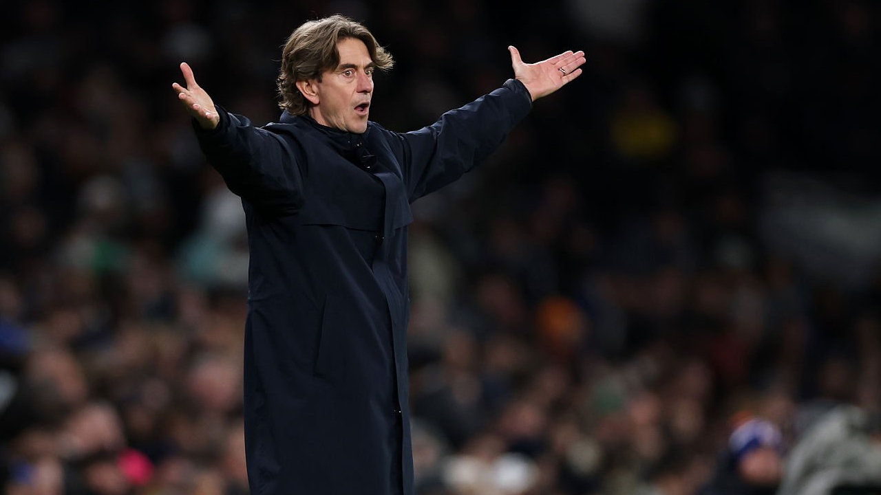 Kritik Tajam Bukan Solusi, Thomas Frank Tegaskan Tottenham Butuh Dukungan