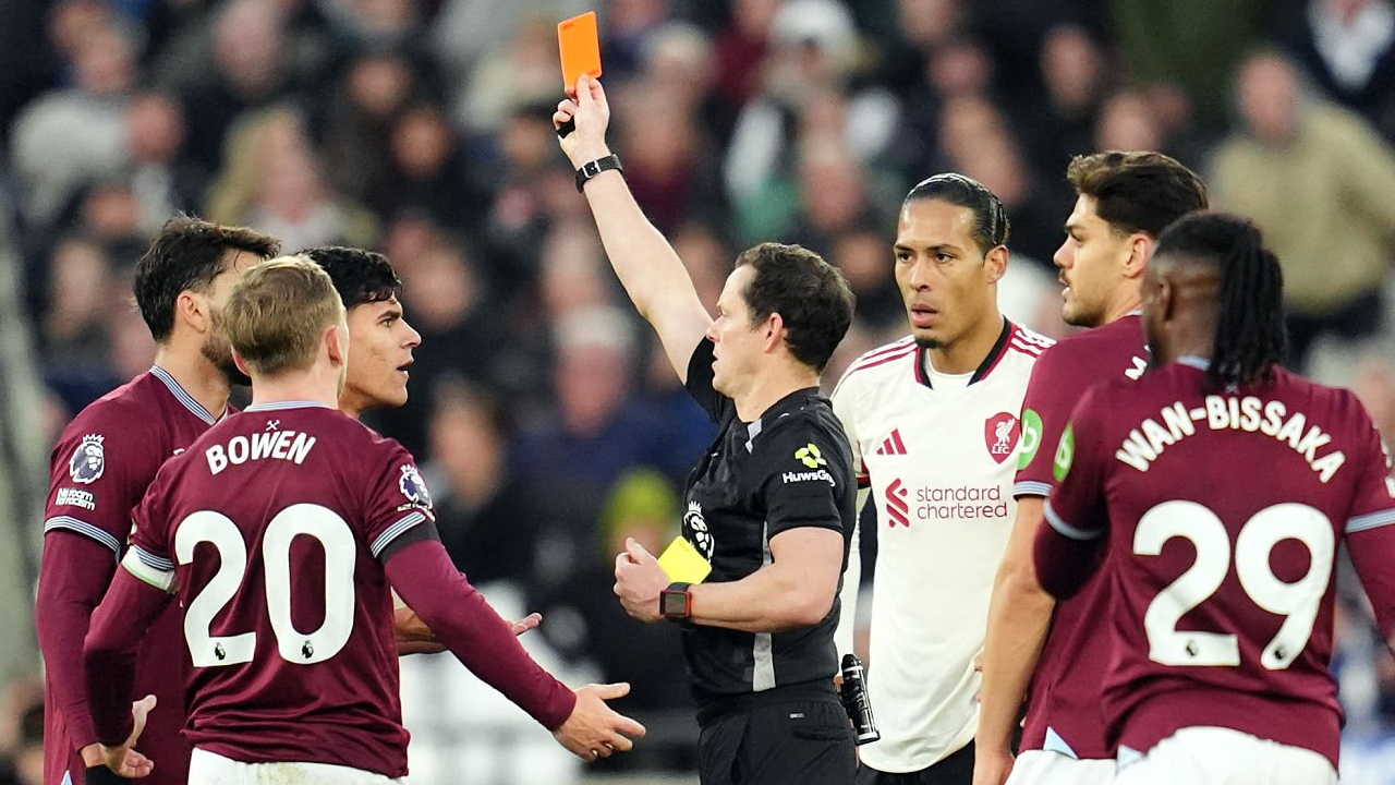 Lucas Paqueta Dapat Kartu Merah, Reaksi Van Dijk dan Alisson Jadi Sorotan