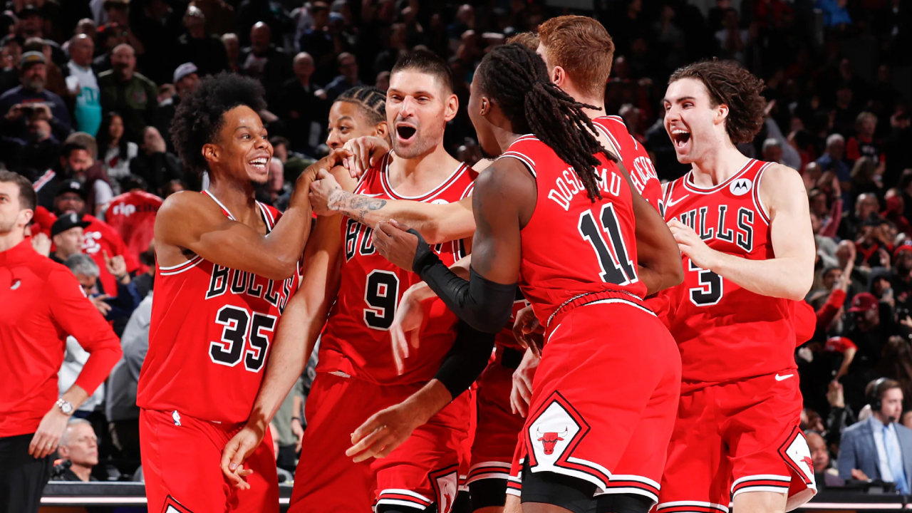 Setelah DeMar DeRozan dan Alex Caruso hengkang dan Josh Giddey datang, Chicago Bulls mencoba mengadopsi gaya bermain lebih cepat dan berbasis pergerakan bola. (Foto: AP)