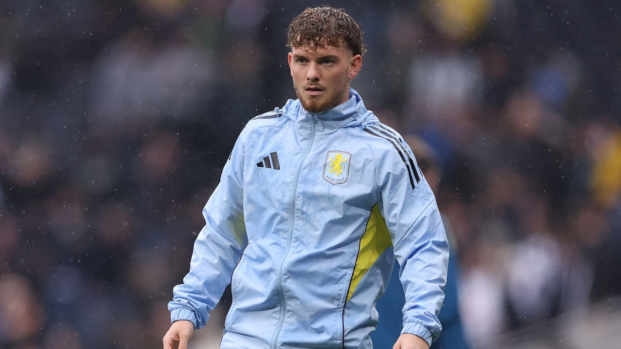 Diabaikan Villa, Harvey Elliott Sulit Pindah Klub Lagi Akibat Aturan FIFA