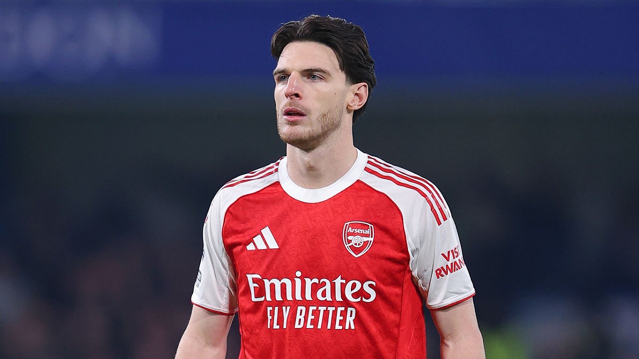 Mikel Arteta mengandalkan Declan Rice untuk lemparan jarak jauh. (Foto: James Gill - Danehouse/Getty Images)