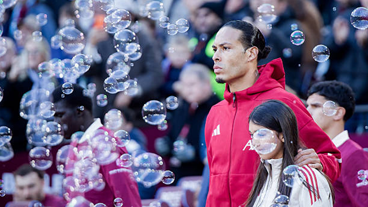 Jelang Lawan Sunderland, Virgil van Dijk Beri Apresiasi untuk Dua Rekannya