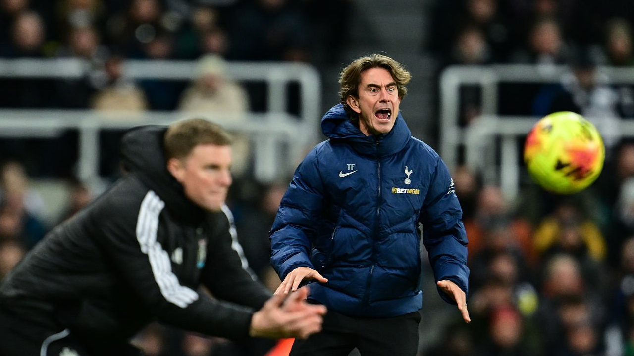 Kecewa Berat, Thomas Frank Nilai Newcastle Tak Pantas Dapat Penalti