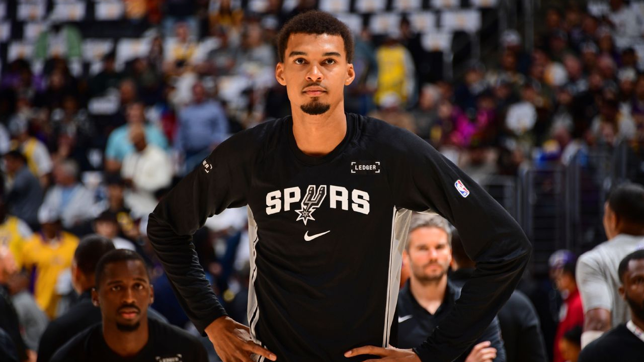 Dengan cedera yang membuatnya melewatkan tujuh pertandingan, masa depan peluang Victor Wembanyama sangat bergantung pada kapan ia kembali. (Foto: AP)