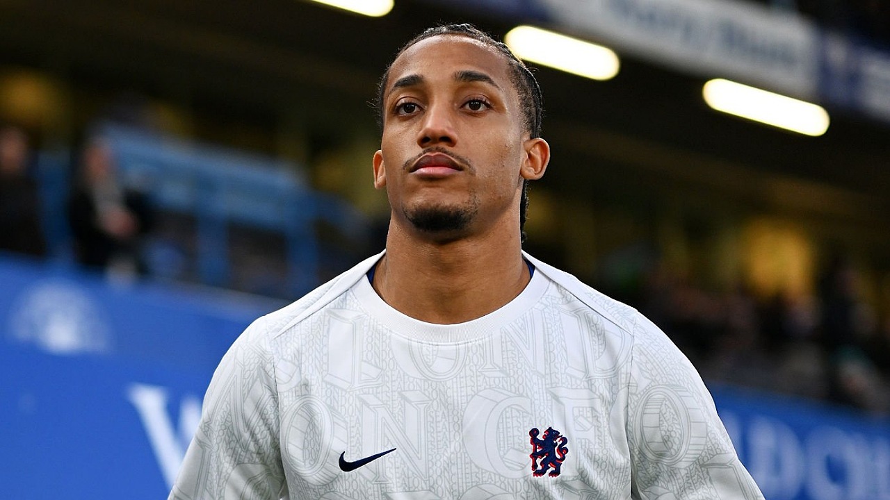 Emmanuel Petit mengkhawatirkan penampilan Joao Pedro