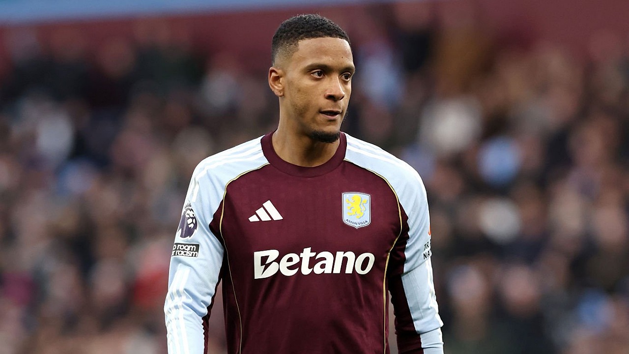Bek Aston Villa, Ezri Konsa