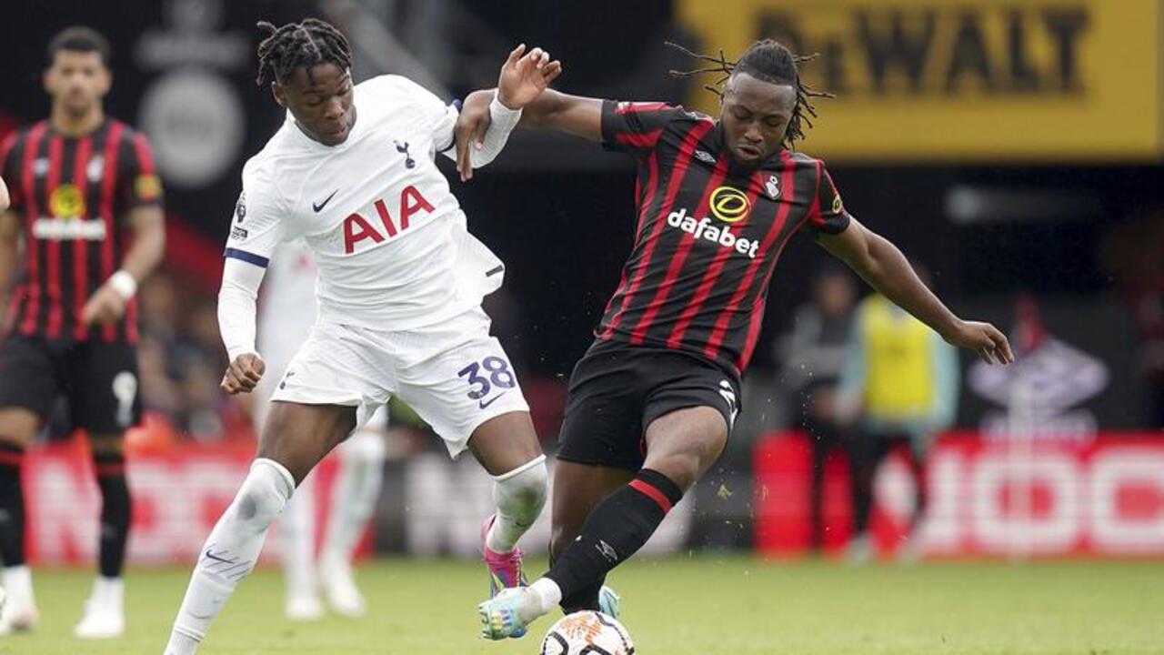 Antoine Semenyo (kanan) masuk dalam radar Tottenham Hotspur jelang dibukanya bursa transfer Januari 2026 / via Getty Images
