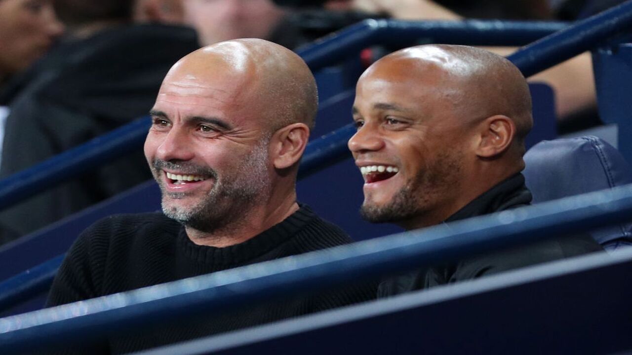 Vincent Kompany meredam spekulasi soal dirinya yang dikaitkan sebagai calon pengganti Pep Guardiola di Manchester City / via Getty Images