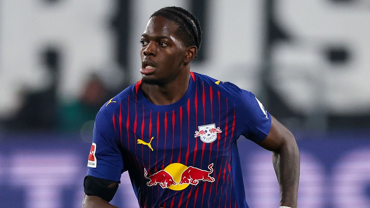Chelsea berburu bek RB Leipzig, Castello Lukeba