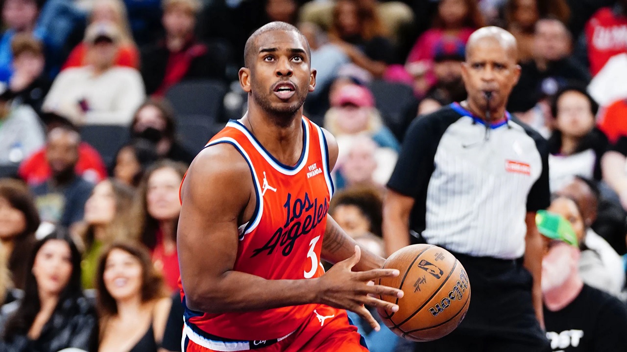 Los Angeles Clippers pulangkan Chris Paul lebih awal dari kontraknya.