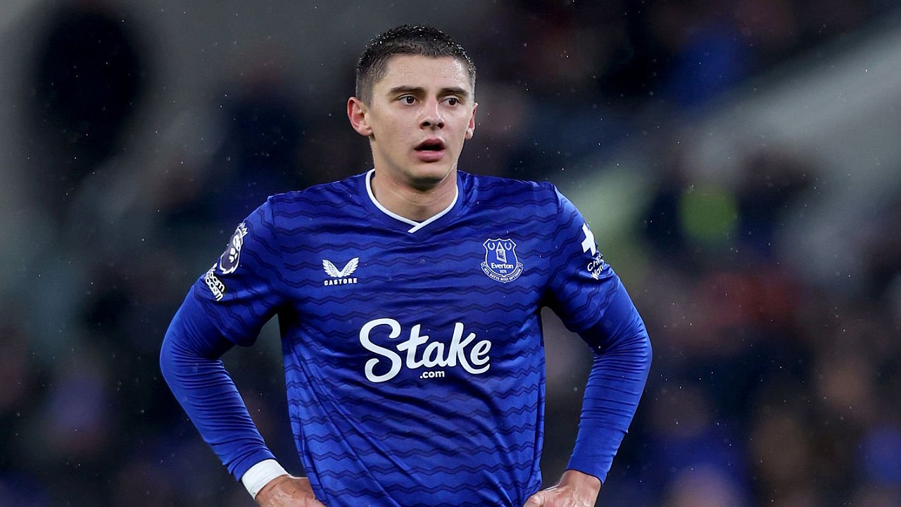 Bek Everton, Vitalii Mykolenko