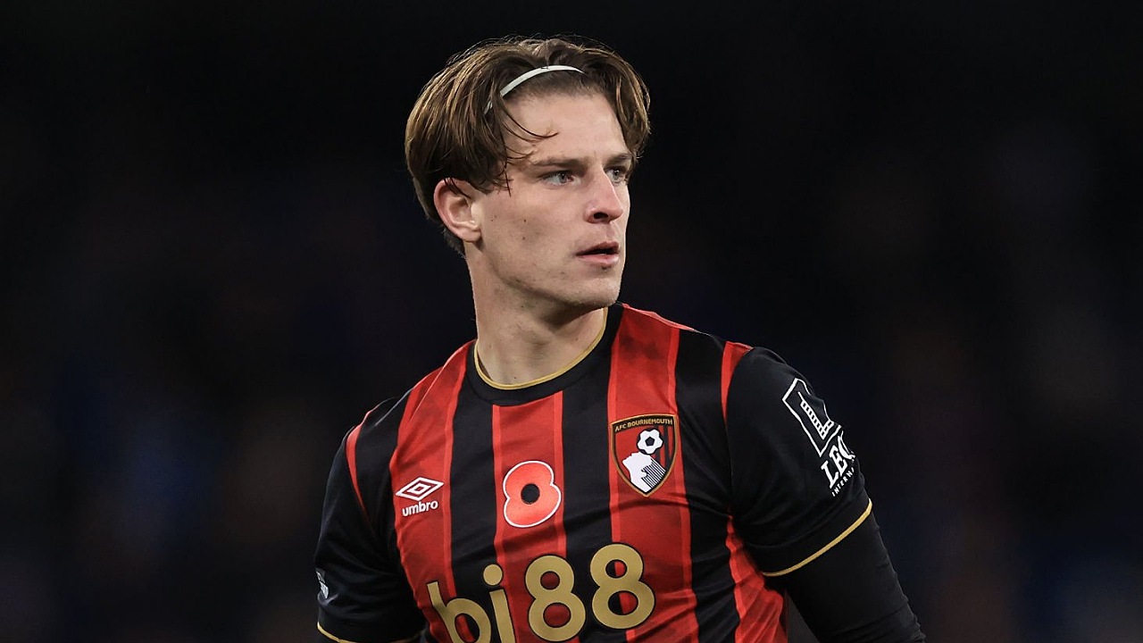 Gelandang Bournemouth, Alex Scott