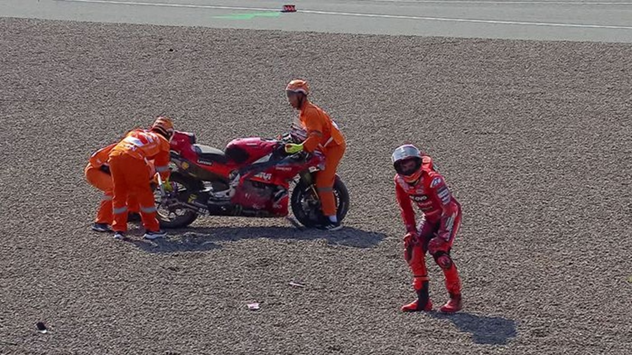 Marc Marquez mengalami kecelakaan di Sirkuit Mandalika