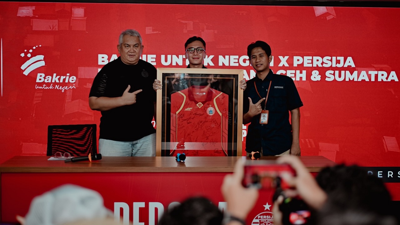Persija Jakarta lelang jersey untuk bantu korban bencana Sumatera
