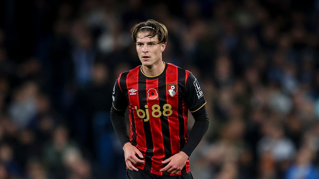 Gelandang Bournemouth, Alex Scott