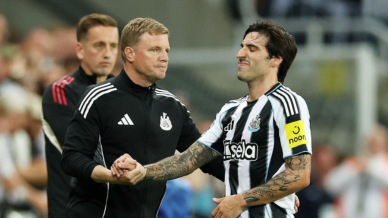 Eddie Howe dan Sandro Tonali