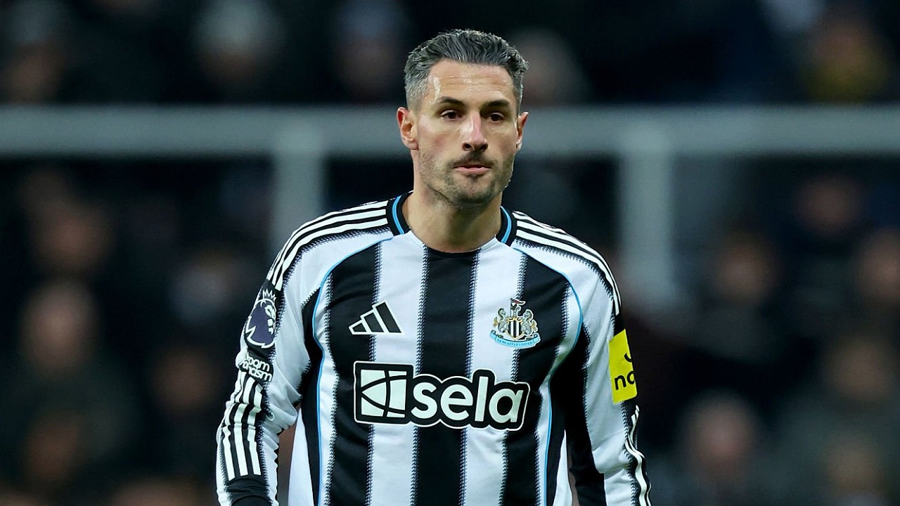 Fabian Schar dipuji manajer Newcastle, Eddie Howe