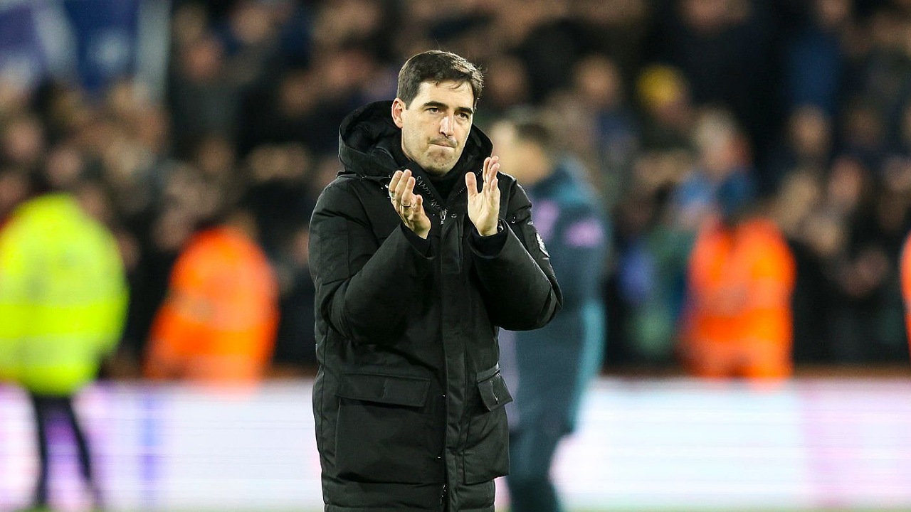 Manajer Bournemouth, Andoni Iraola. (Foto: Robin Jones/Getty Images)
