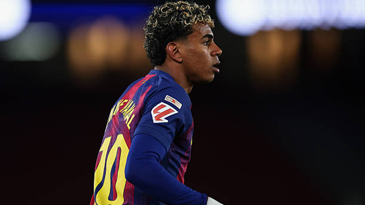 Jelang Lawan Real Betis, Hansi Flick Puji Semangat Bermain Lamine Yamal