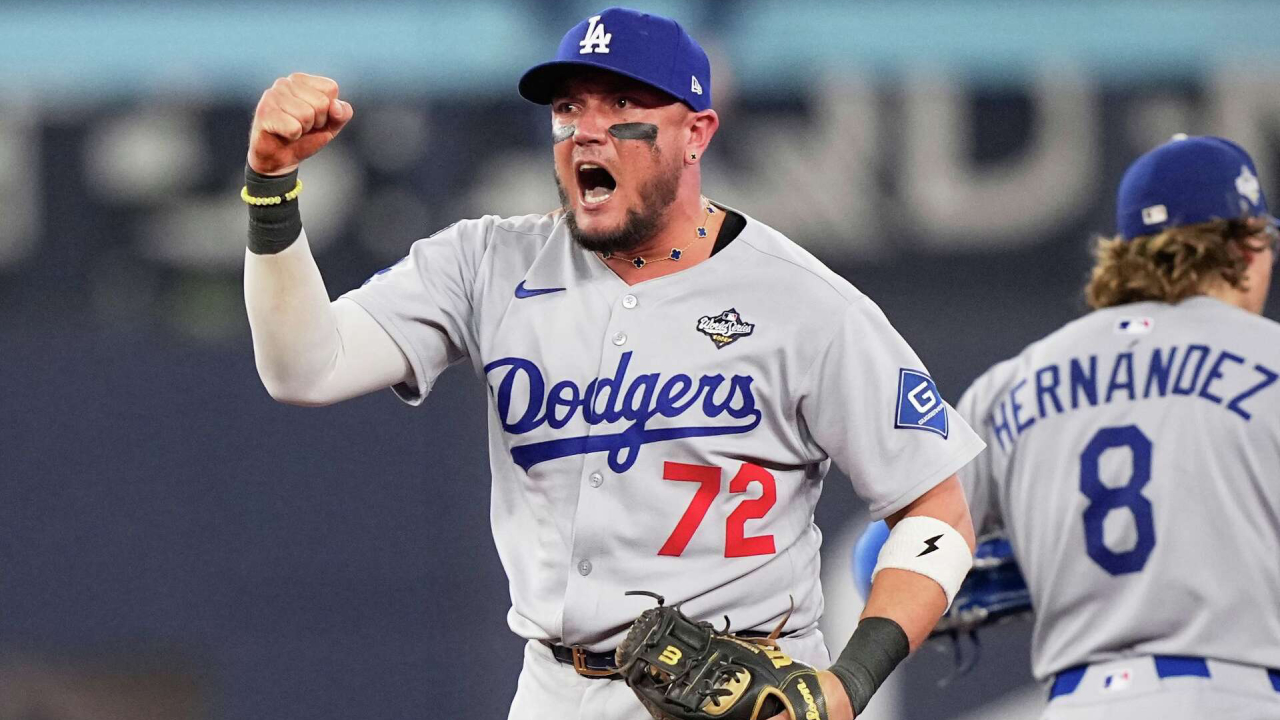 Setelah pensiun, Miguel Rojas juga akan mengambil peran dalam pengembangan pemain dan membantu manajemen Dodgers pada 2027. (Foto: AP)