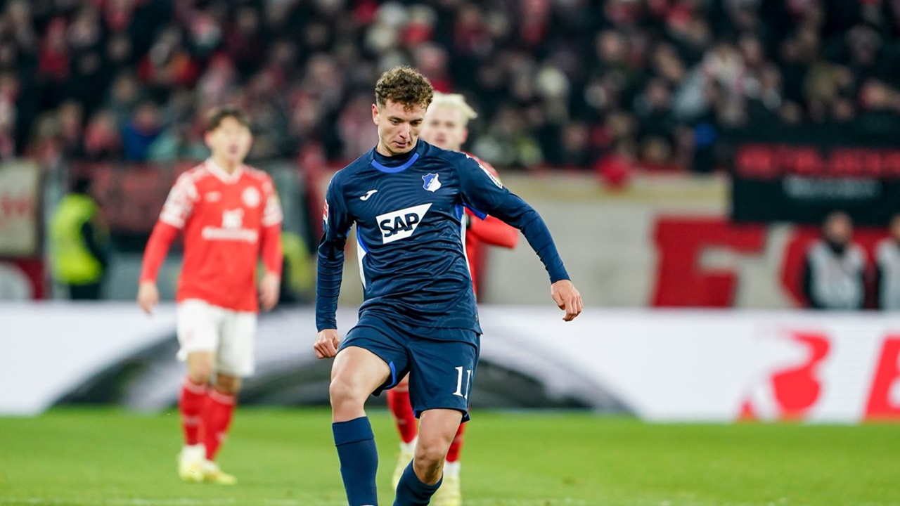 Penyerang Hoffenheim Bangga Dilirik Barcelona