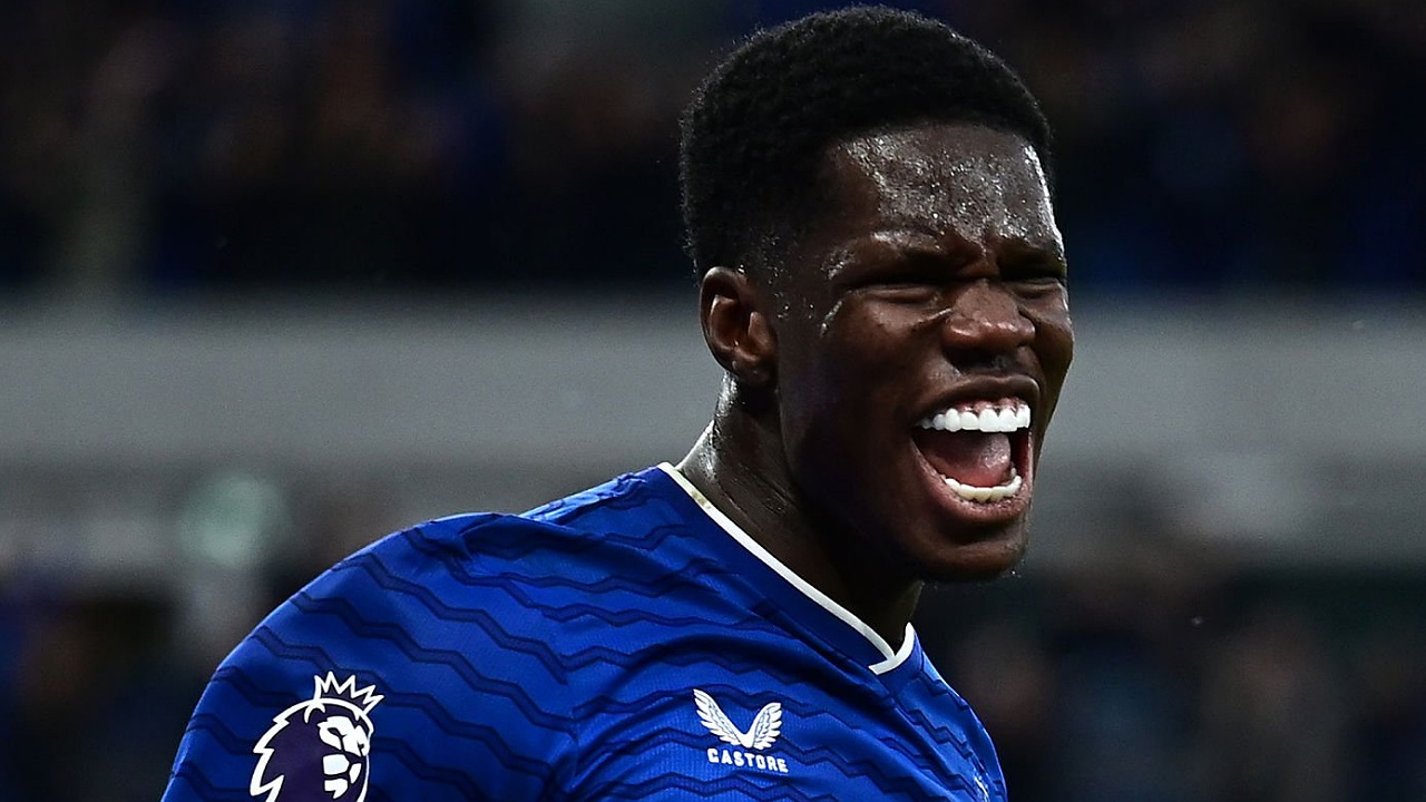 Moyes Puji Dukungan Fans Everton Setelah Gol Perdana Thierno Barry