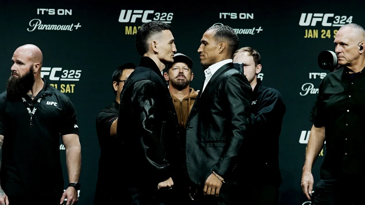 Max Holloway (kiri) dan Charles Oliveira. (Foto: Fight TV)