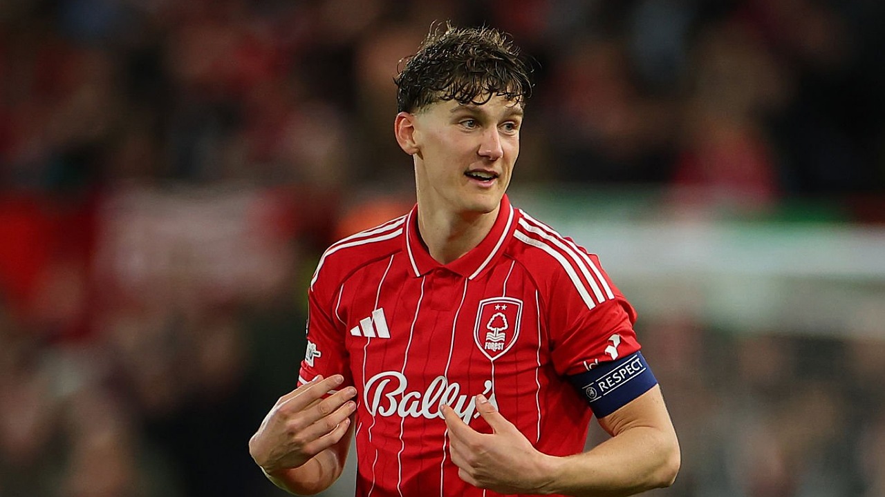 Gelandang Nottingham Forest, Ryan Yates