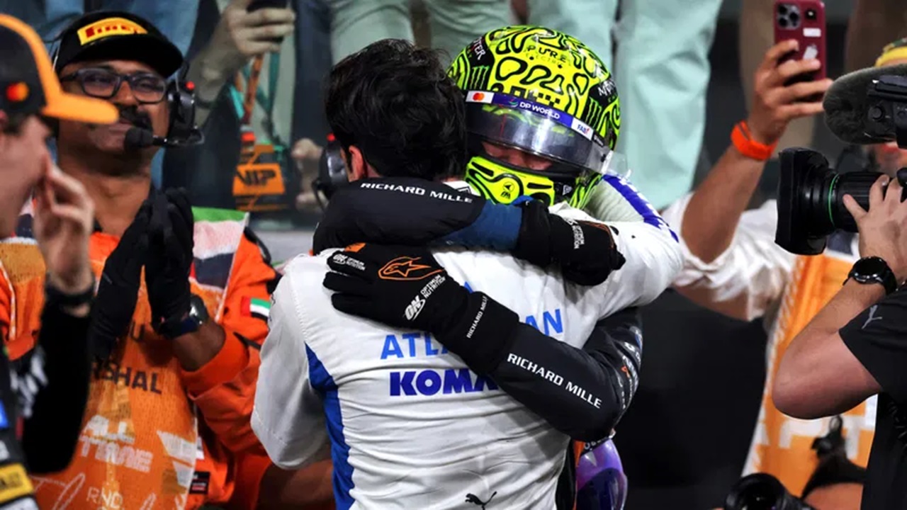 Carlos Sainz Memuji Lando Norris Usai Jadi Juara Dunia