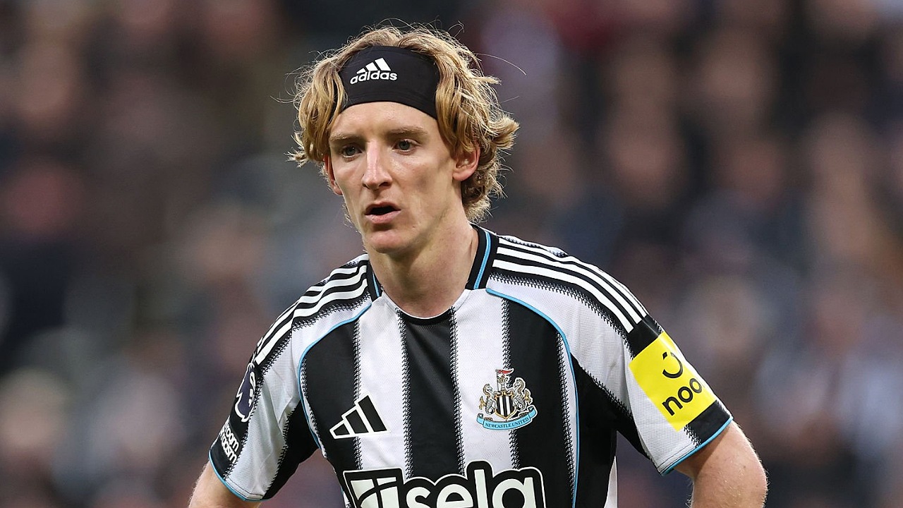 Anthony Gordon ditantang manajer Newcastle, Eddie Howe